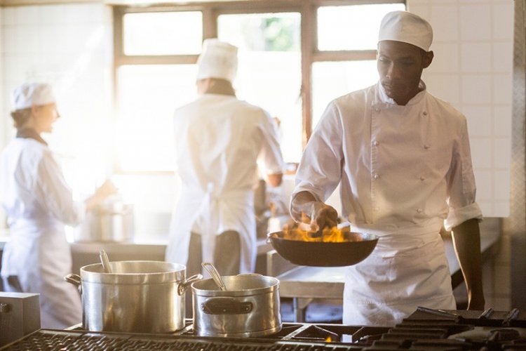 The Best New Year’s Resolutions for Restaurants to Make