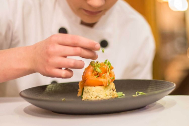 What’s Included in a Professional Kitchen Uniform?